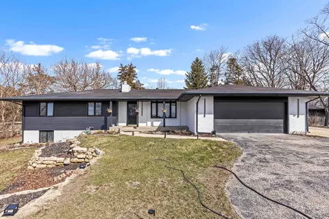 7010 Prairie Hill Rd, South Beloit, IL 61080