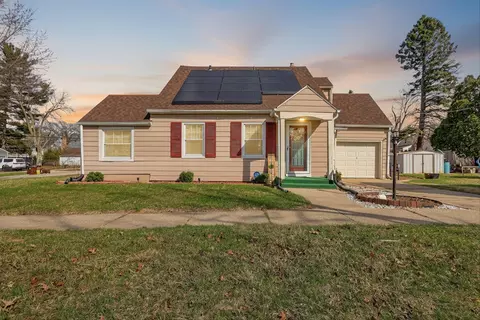 1704 22nd St, Rockford, IL 61108