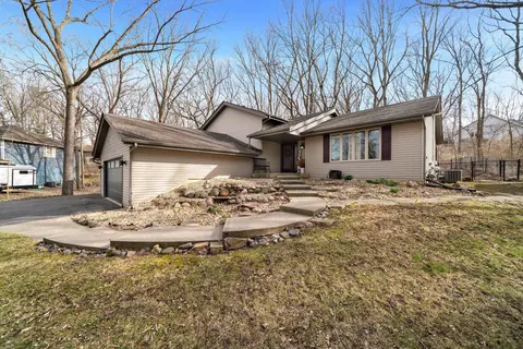 Exterior - 5115 E Hamlet Cir, Byron, IL 61010 photo 7 of 9