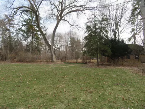 Exterior - 1541 La Cresta, Freeport, IL 61032 photo 5 of 5