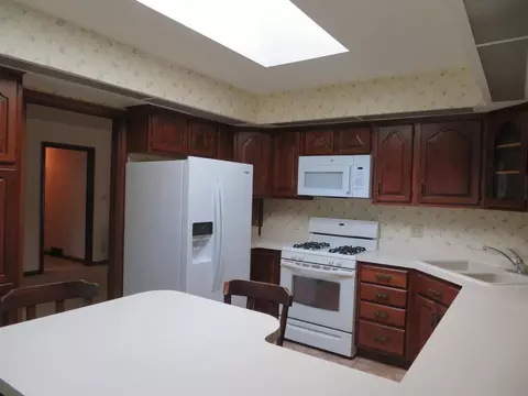 Kitchen - 1541 La Cresta, Freeport, IL 61032 photo 3 of 3