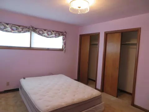 Bedroom - 1541 La Cresta, Freeport, IL 61032 photo 2 of 6