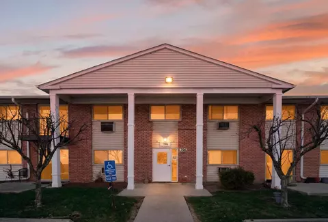 706 Marilyn Unit 107 Ave, Glendale Heights, IL 60139
