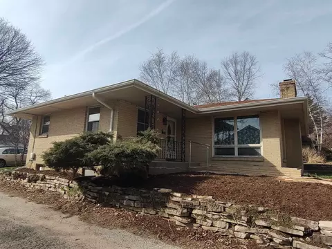 116 N Vale Ave, Rockford, IL 61107 photo 3