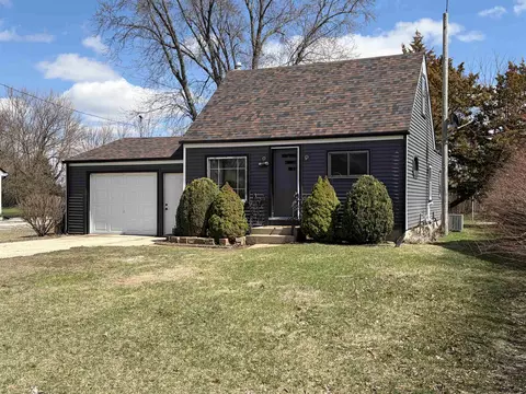 8415 Ravere St, Machesney Park, IL 61115