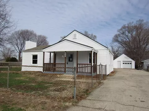 506 Marquette Rd, Machesney Park, IL 61115