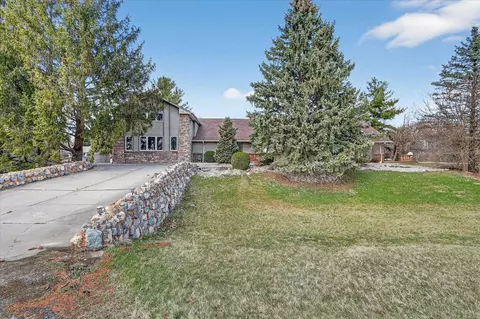 5992 Palisades Pkwy, Rockford, IL 61109