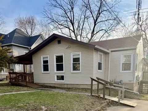 819 Madison Ave, Dixon, IL 61021