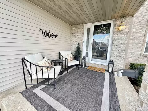 9102 Riverview Trl, Roscoe, IL 61073 photo 3
