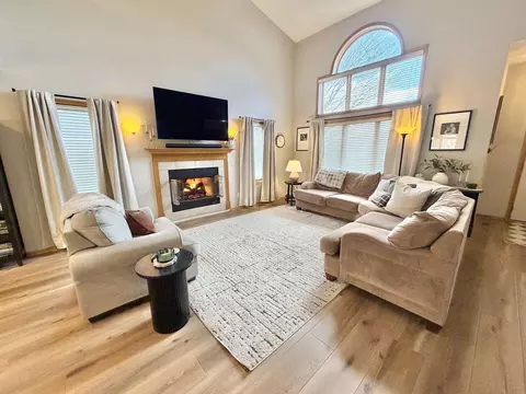 9102 Riverview Trl, Roscoe, IL 61073 photo 4