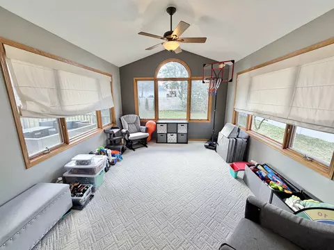 9102 Riverview Trl, Roscoe, IL 61073 photo 14