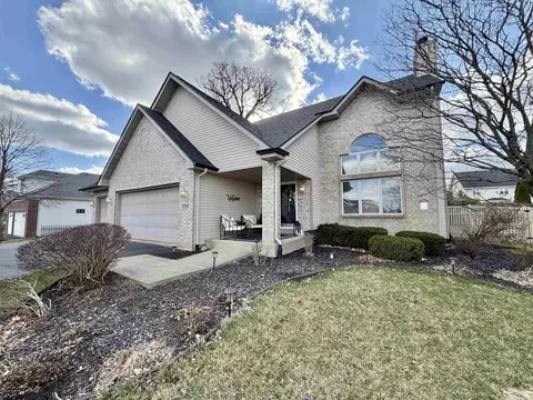 9102 Riverview Trl, Roscoe, IL 61073 photo 2