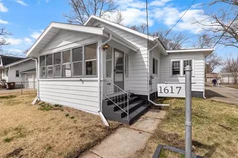 1617 Custer Ave, Rockford, IL 61103