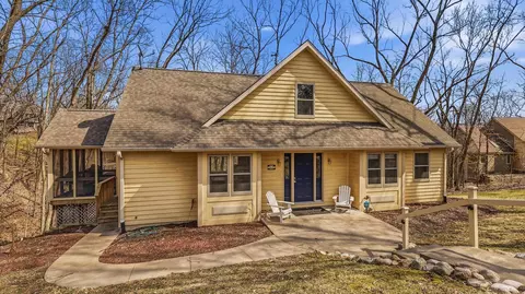 42 Shorewood Dr, Galena, IL 61036