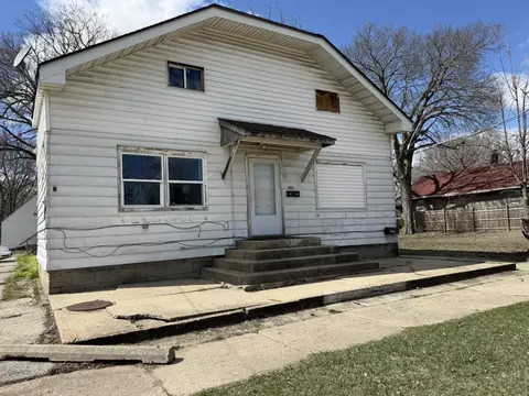 3207 Kishwaukee St, Rockford, IL 61109