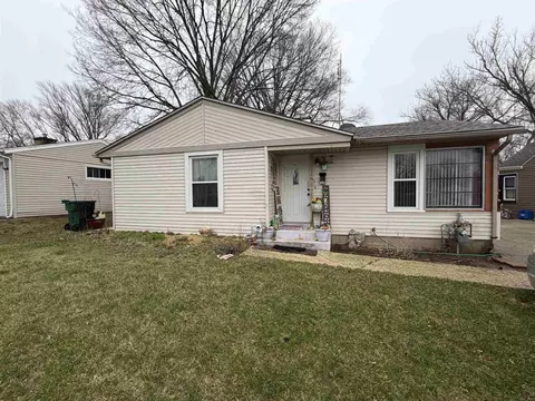 1916 Loomis St, Rockford, IL 61102