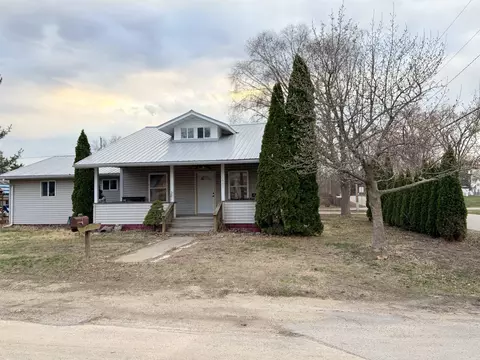 603 Iris St, Savanna, IL 61074