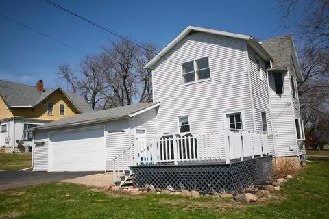 115 Calumet St, Savanna, IL 61074