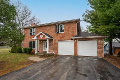 206 Griffin Pl, Poplar Grove, IL 61065