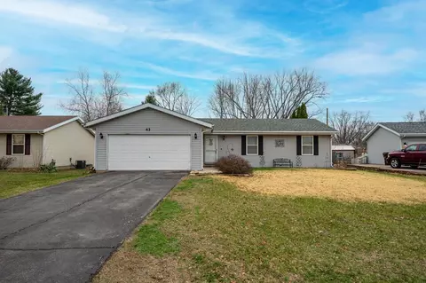 43 Thicket Ln, South Beloit, IL 61080