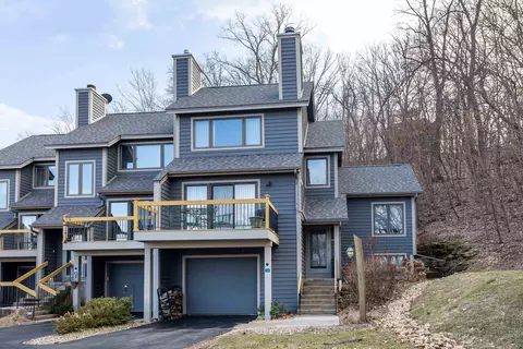 324 Territory Dr, Galena, IL 61036