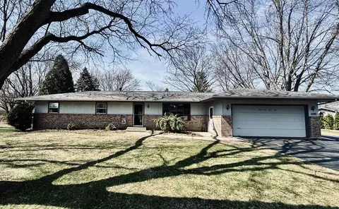 6135 Halverson Dr, Rockford, IL 61109