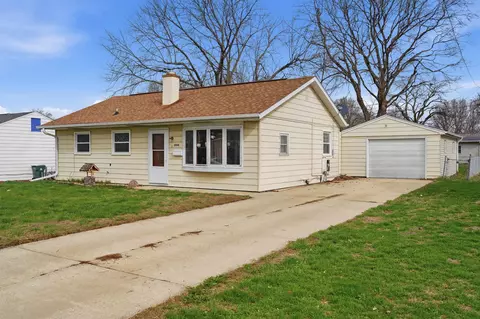 2008 E 6th St, Sterling, IL 61081