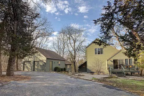4 Juniper Ct, Galena, IL 61036