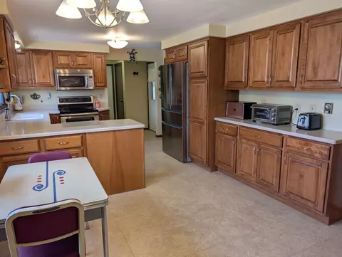 2155 Oriole Dr, Freeport, IL 61032 photo 10