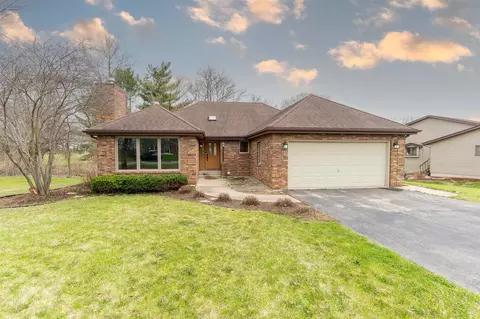 151 N Fox Run Ln, Byron, IL 61010