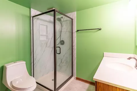 Bath - 151 N Fox Run Ln, Byron, IL 61010 photo 5 of 5
