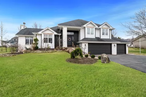 6667 Rolling Hedge Ln, Rockford, IL 61108