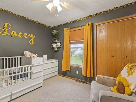 Bedroom - 6609 Sawmill Dr, Roscoe, IL 61073 photo 4 of 7