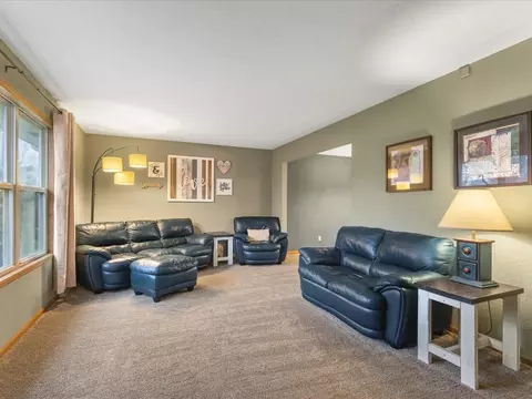 Living - 6609 Sawmill Dr, Roscoe, IL 61073 photo 1 of 4