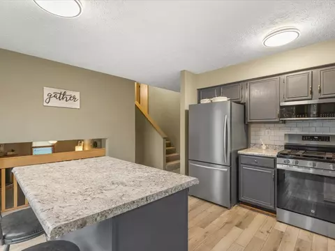 Kitchen - 6609 Sawmill Dr, Roscoe, IL 61073 photo 5 of 5