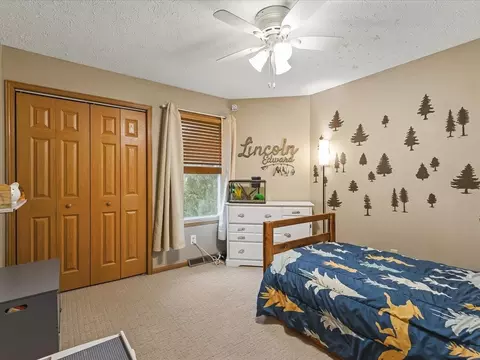 Bedroom - 6609 Sawmill Dr, Roscoe, IL 61073 photo 6 of 7