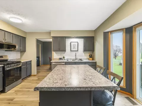 Kitchen - 6609 Sawmill Dr, Roscoe, IL 61073 photo 3 of 5