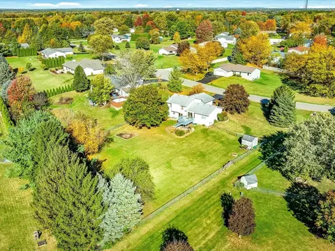 View/Area - 6609 Sawmill Dr, Roscoe, IL 61073 photo 2 of 8