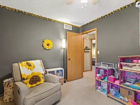 Bedroom - 6609 Sawmill Dr, Roscoe, IL 61073 photo 5 of 7