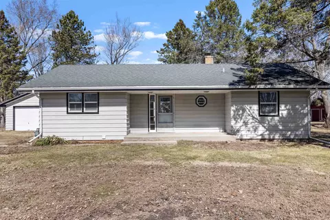 303 Gold River Ave, Rockford, IL 61102