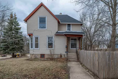 1304 Benton St, Rockford, IL 61107