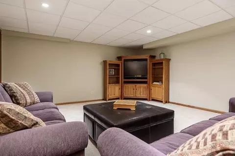 11548 Chatt Ct, Roscoe, IL 61073 photo 38