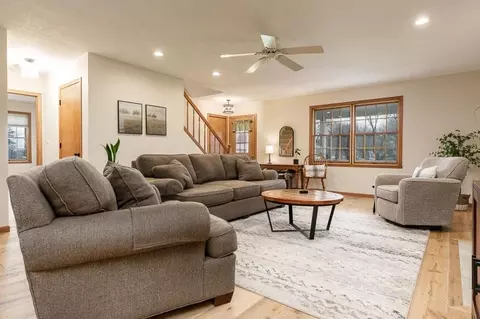 11548 Chatt Ct, Roscoe, IL 61073 photo 8