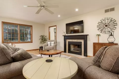 11548 Chatt Ct, Roscoe, IL 61073 photo 9