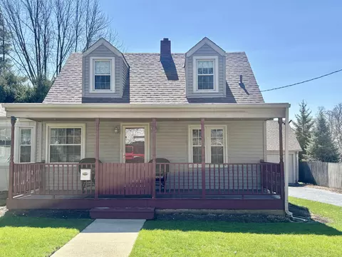 909 E 4th St, Belvidere, IL 61008