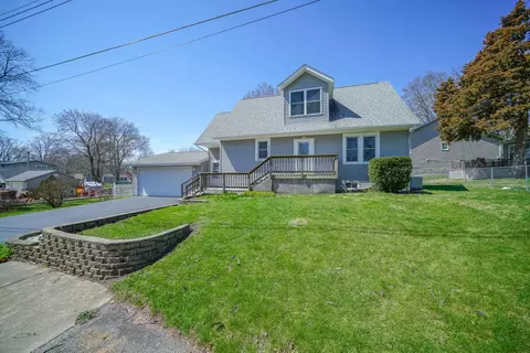 Exterior - 711 Taylor St, Pecatonica, IL 61063 photo 4 of 5