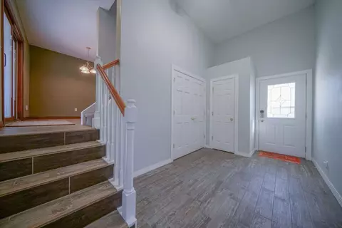 Entry Way - 711 Taylor St, Pecatonica, IL 61063 photo 3 of 4