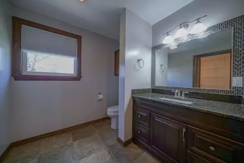 Bath - 711 Taylor St, Pecatonica, IL 61063 photo 4 of 4