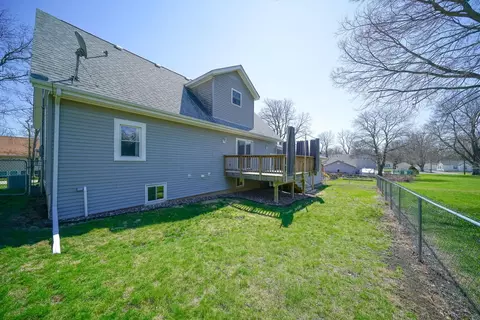 Exterior - 711 Taylor St, Pecatonica, IL 61063 photo 3 of 5