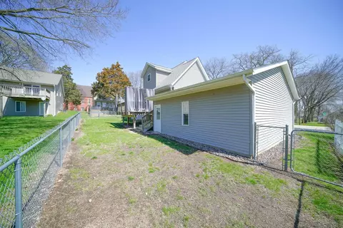 Exterior - 711 Taylor St, Pecatonica, IL 61063 photo 5 of 5